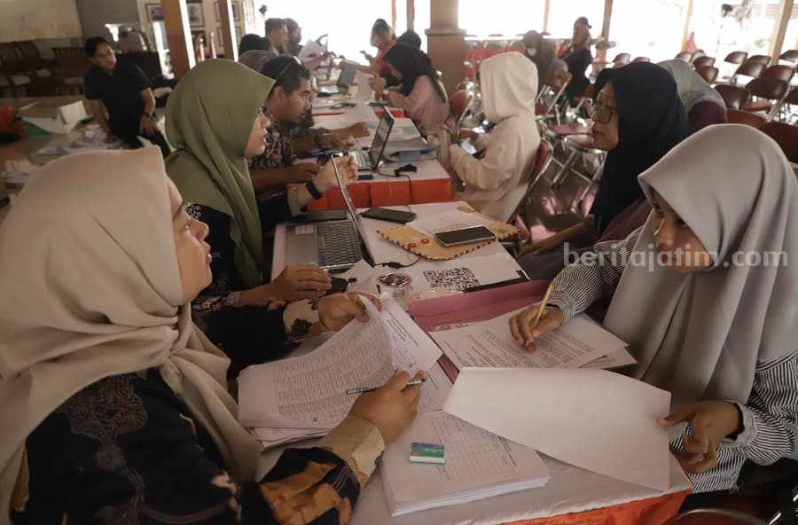 Para mahasiswa yang lolos seleksi