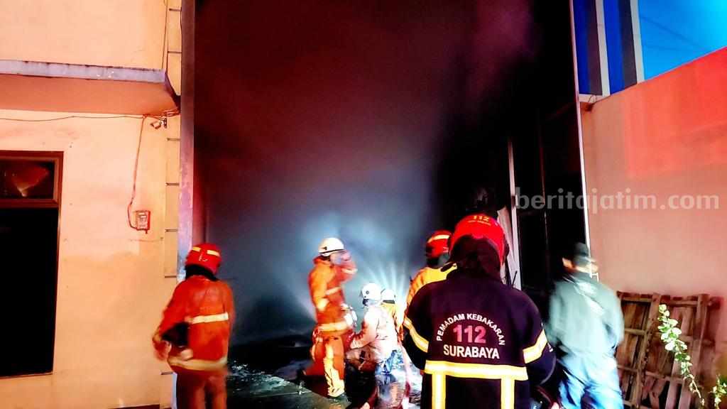 Dua Gudang di Kepatihan Industri Gresik Ludes Dilalap Api Kebakaran Gresik