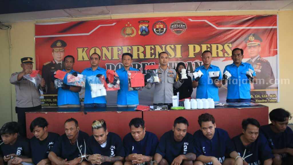 Konferensi pers pengungkapan kasus peredaran narkotika di Kabupaten Tuban. [Foto:Diah Ayu/beritajatim.com]
