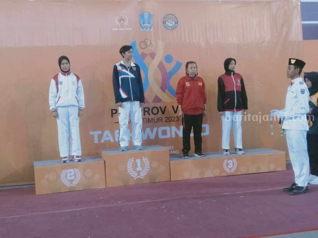 Porprov Jatim VIII 2023, Atlet Taekwondo Kabupaten Malang Sumbang Medali Perak Medyna Jaskia Wisabri, atlet Taekwondo dari Kabupaten Malang berhasil meraih medali perak di kelas Kyorugi Putri Under 57 kilogram (Kg), Porprov Jatim VIII, Selasa (5/9/2023).