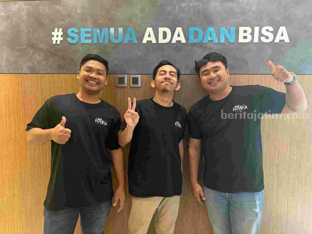 Panitia Pelaksana Event Konser Okefestria saat memperkenalkan Konser Okefestria. [Foto : ist]