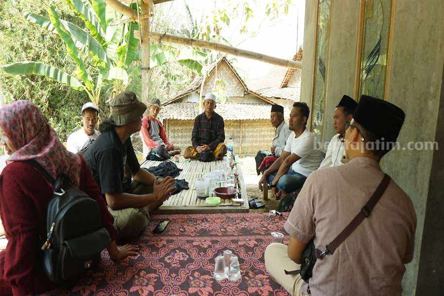 Kowarteg Ganjar Bantu Air Bersih Ratusan Warga di Madura Kowarteg Berbagi Ceria hadir di Desa Pajerruan, Kecamatan Kadungdung, Sampang