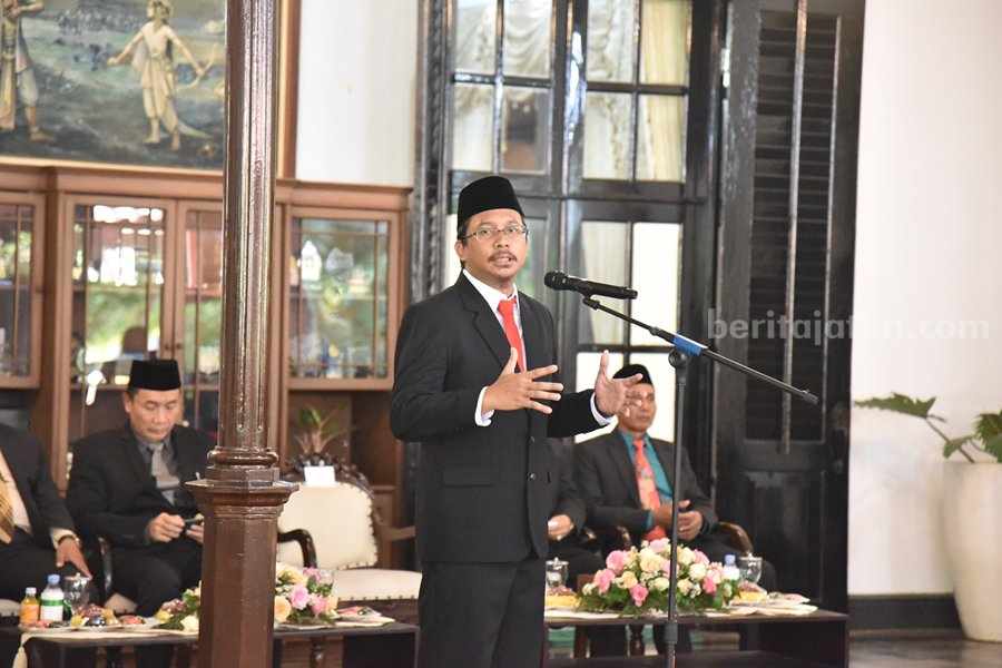 Bupati Sidoarjo H. Ahmad Muhdlor Ali (Gus Muhdlor) melantik pejabat Eselon ll dan lll