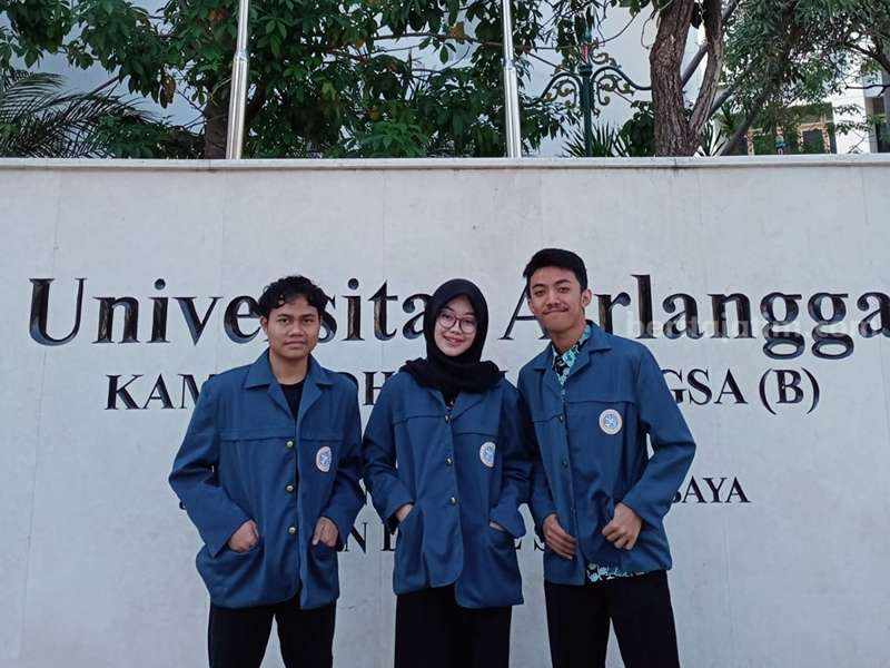 Mahasiswa Vokasi Unair Ciptakan Drone Bawah Laut Berbasis Android dan AUV Tim PKM-KC Unair pengembang drone bawah laut jarak jauh berbasis android dan AUV.