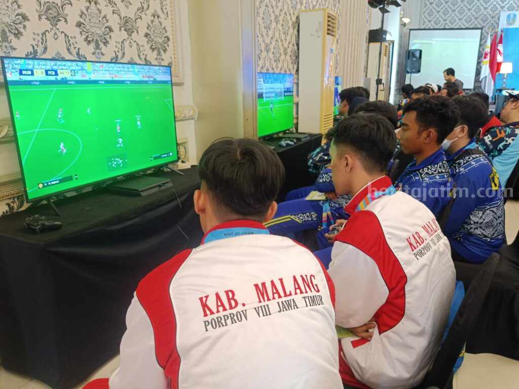 Update Porprov Jatim VIII, E-SPORT Kabupaten Malang Sabet Medali Perunggu Atlet E-Sport Kabupaten Malang sukses meraih medali perunggu dalam Porprov Jatim Ke-VIII Tahun 2023, Senin(11/9/2023).