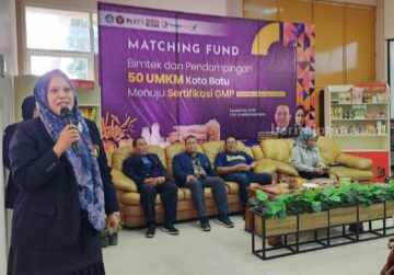 Ketua Pelaksana Kegiatan, Dr. Siti Asmaul saat pembukaan acara matching fund (Foto: Istimewa)