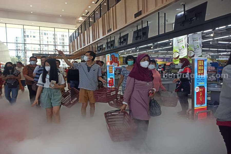 Pembukaan Hokky store terbesar di Surabaya