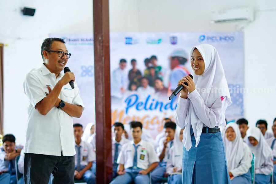 PT. Pelabuhan Indonesia (Persero) atau Pelindo saat memberikan materi program Pelindo Mengajar 2023 di SMAN 1 Tuban.