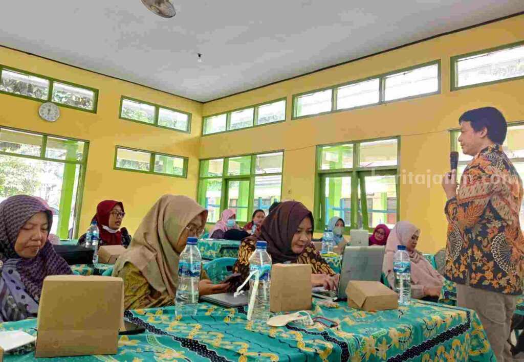 DSI UM lakukan workshop penulisan karya ilmiah berbasis praktik baik di kabupaten Kediri (Foto: Istimewa)