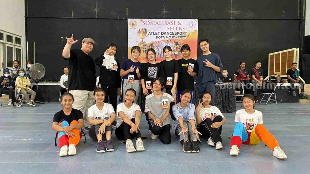Siapa Ashila-Azalia Peraih Medali Perunggu Cabor Danceport Kabupaten Mojokerto? Peraih Medali Mojokerto