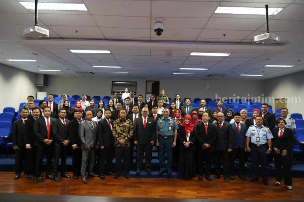 Pimpinan Yuris Indonesia Terpilih Menjadi Anggota Lemhanas Penyematan PIN dan penyerahan sertifikat pembinaan dan pelaksanaan pemantapan nilai nilai kebangsaan angkatan V lemhanas RI tahun 2023 di ruang Syailendra lt.3 asta gatra lemhanas RI