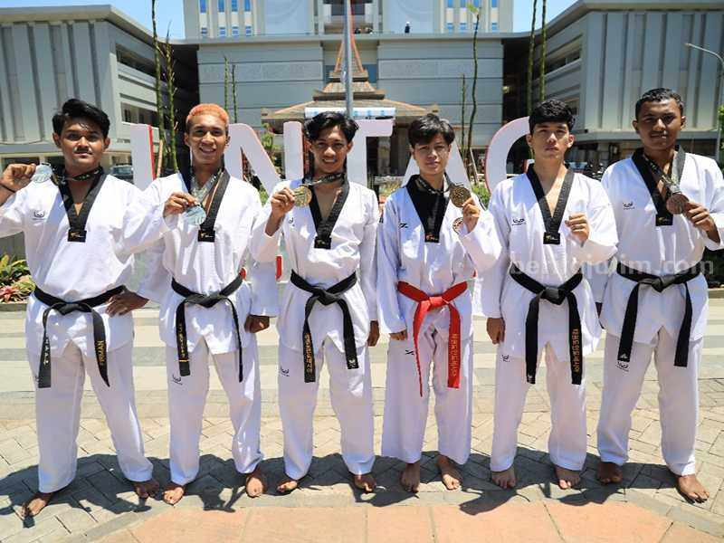 6 atlet Taekwondo Untag Surabaya peraih medali emas di ajang MBW International Taekwondo Championship 2023 di Kuala Lumpur, Malaysia.