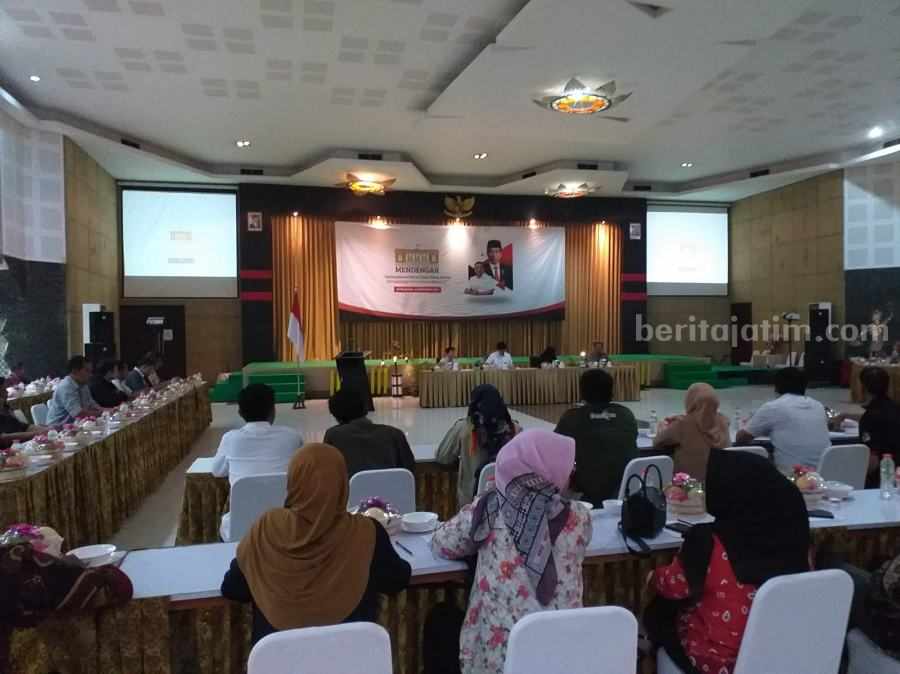 Kegiatan KSP Mendengar ketika berlangsung di Puri Perdana Hotel & Convention Hall.