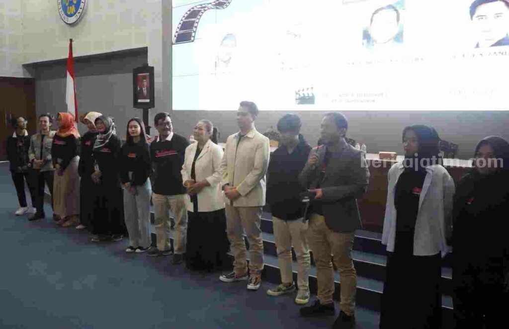 Sutradara bersama para pemain film Phantasmagoria (Foto: Istimewa)