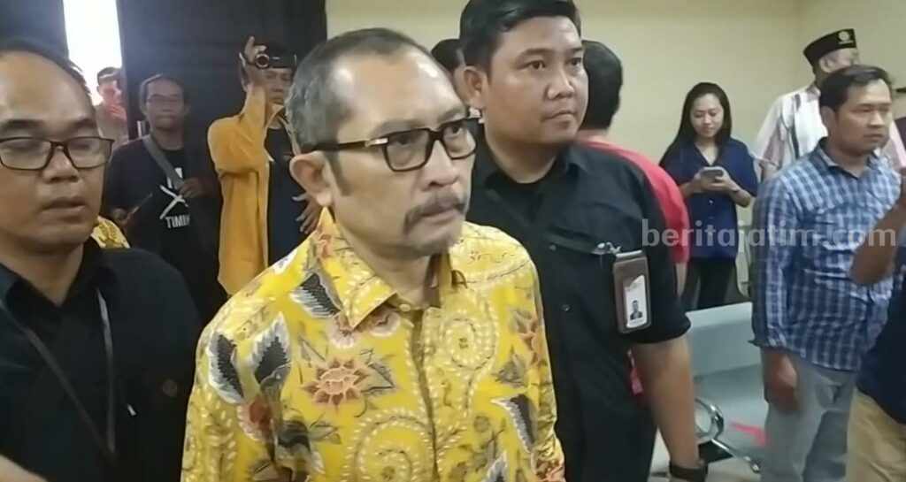 Sahat Tua P Simandjutak saat menjalani sidang putusan di PN Tipikor Surabaya