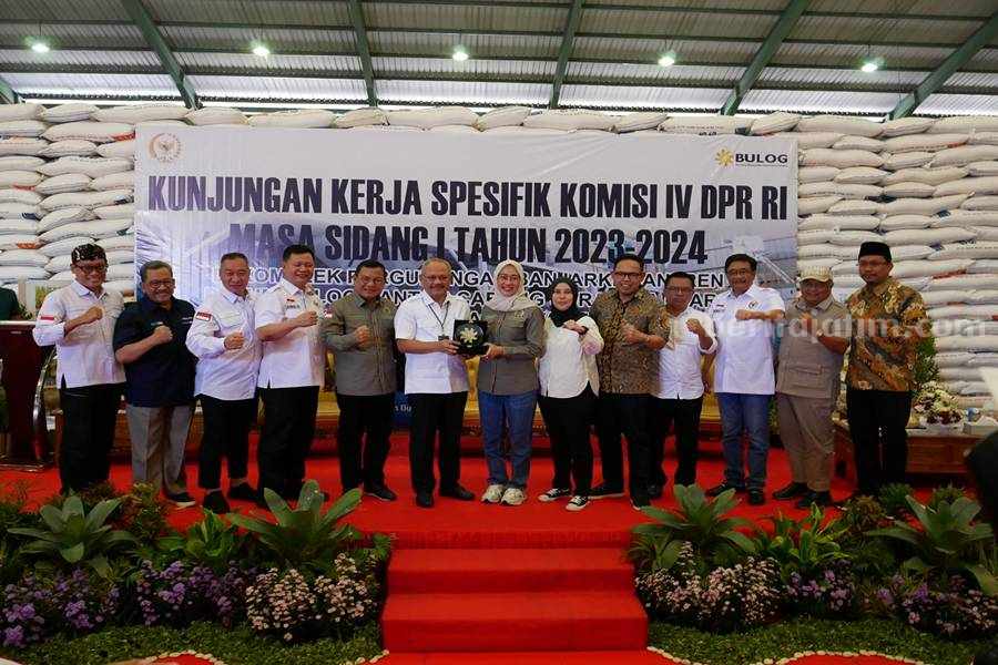 Gus Muhdlor: Stabilkan Harga Beras, Jaga Titik Equilibrium Jadi Solusi Anggota Komisi lV DPR RI kunjungan ke Bulog Buduran