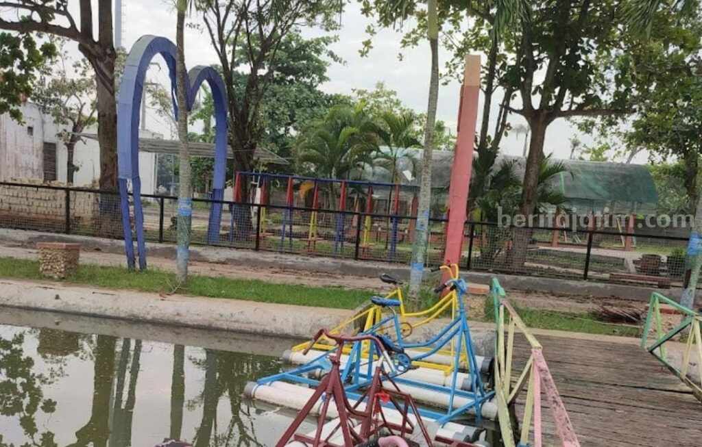 Alat Rusak, Wahana Air di TRK Bangkalan Tak Berfungsi Taman Rekreasi Kota Bangkala (Foto: Zamachsari/beritajatim.com)