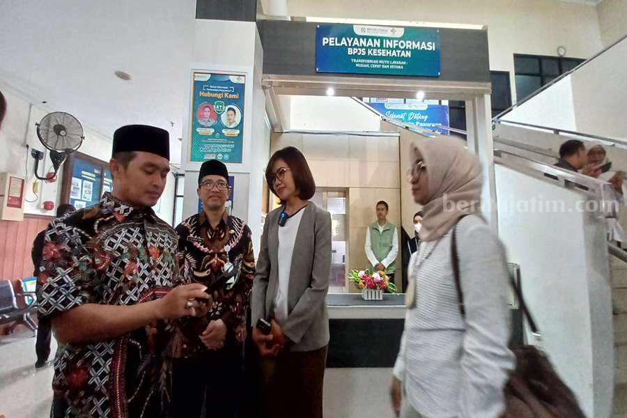 Wakil Wali Kota Pasuruan Adi Wibowo saat melakukan peresmian PIN.