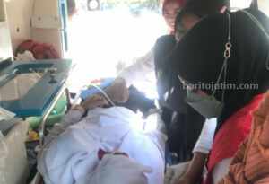 KSR PMI Pamekasan Bantu Pertolongan Pertama Peserta PBAK IAI Al-Khairat