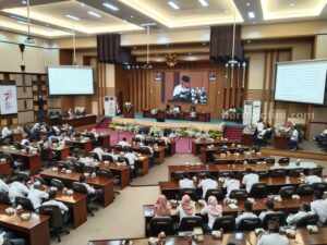 Rapat Paripurna DPRD Kabupaten Malang membahas Penyampaian Rancangan Peraturan Daerah (Raperda) tentang Perubahan Anggaran Pendapatan dan Belanja Daerah (APBD) Kabupaten Malang Tahun Anggaran 2023, sekaligus Raperda APBD Kabupaten Malang Tahun Anggaran 2024, Rabu (6/9/2023).