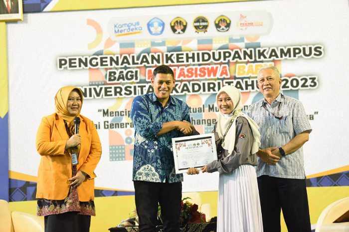Tips Hadapi Revolusi Industri 5.0 Ala Walkot Kediri, Mahasiswa Baru Unversitas Kadiri Simak