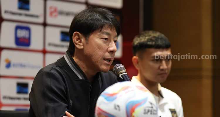 Shin Tae-Yong Sanjung Permainan Sandy Walsh dan Wahyu Prasetyo Shin Tae-Yong, pelatih timnas Indonesia. (Way)
