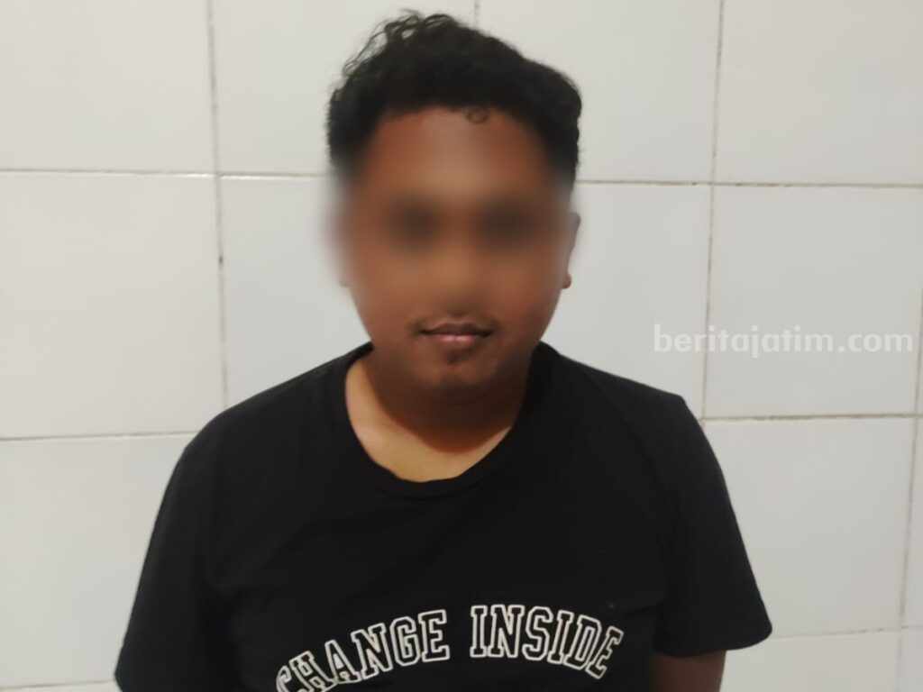 Syafii saat diamankan di Polsek Tegalsari. (Foto/ist)