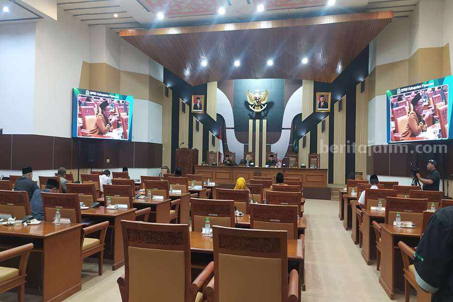 Fraksi Gerindra saat melakukan intrupsi pada rapat Paripurna jawaban Buoati Pasuruan.