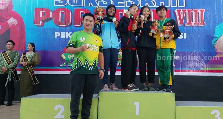 Kota Surabaya Berhasil Raih Juara Umum Muaythai, 4 Medali Emas, 2 Perak dan 4 Perunggu Kota Surabaya berhasil meraih juara umum di Porprov Jatim VIII. (Way)