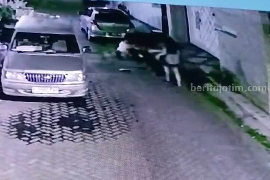 Polisi Tangkap Pelaku Pemukulan gara-gara Disorot Lampu Mobil Rekaman CCTV pemukulan Merville yang dilakukan oleh VC, Kamis (14/09/2023) kemarin.