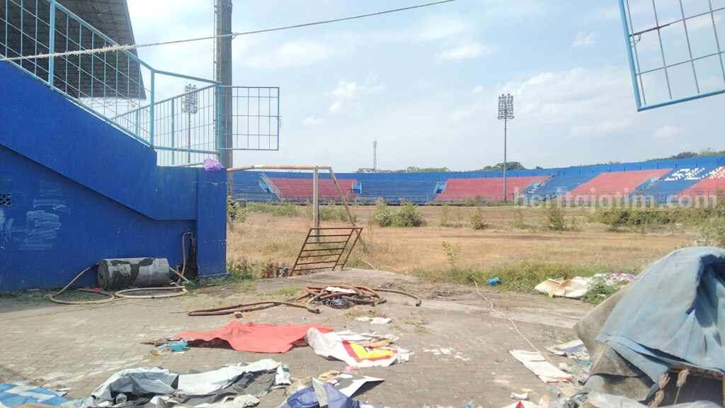 Kondisi area dalam Stadion Kanjuruhan, Selasa (19/9/2023) siang ini.