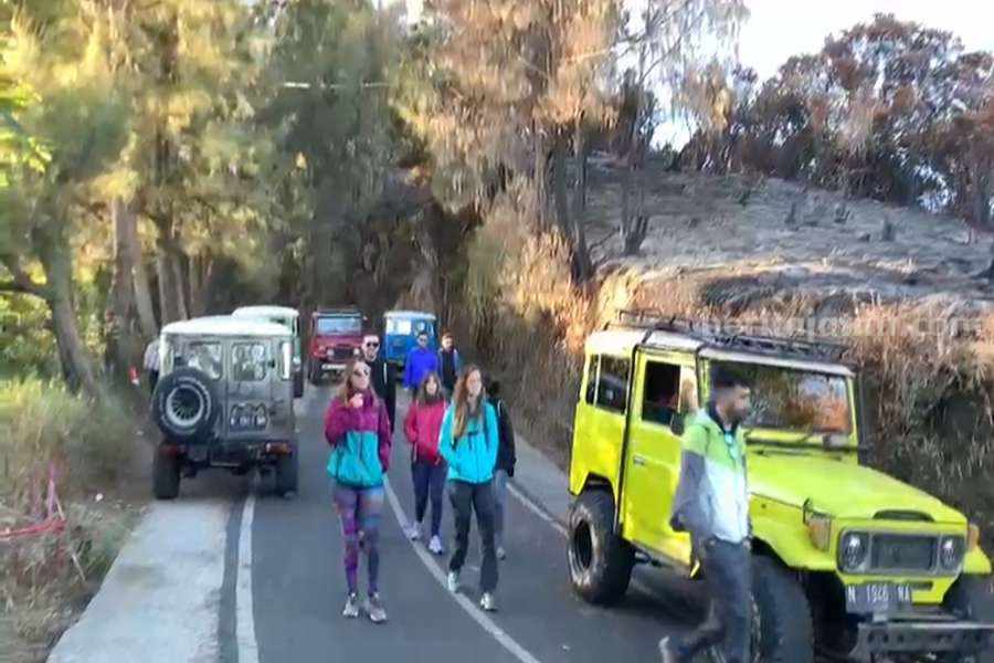Wisatawan mancanegara yang mulai memadati kawasan Gunung Bromo