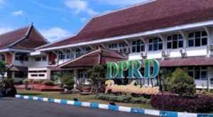 Jelang Purna Tugas, Pj Bupati Pamekasan Belum Jelas