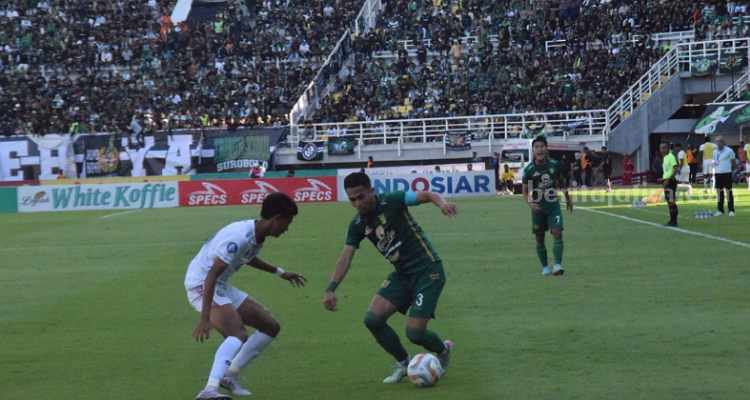 Persebaya Surabaya Lawan Arema FC. (Way)