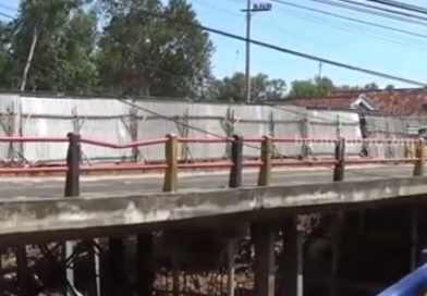 Jembatan Klampis, Jrengik, Sampang (Foto: Zamachsari/beritajatim.com)
