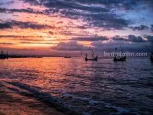 Pantai Talang Siring di Pamekasan, Madura. (Sumber foto: Instagram/sobatfotografi)