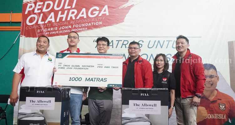 Chris John foundation bersama tim PBSI Jatim.(way)