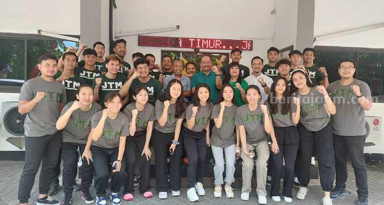 Tim Basket Putra dan Putri Jawa Timur. (Way)