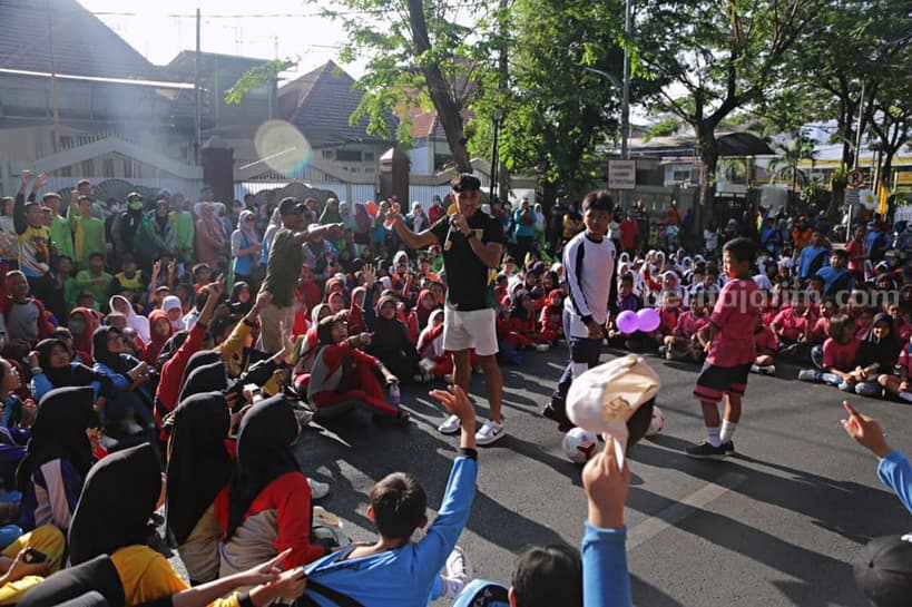 Semarak Piala Dunia, Pemkot Surabaya Adakan Roadshow U-17 Bersama Pemain Timnas dan Persebaya.