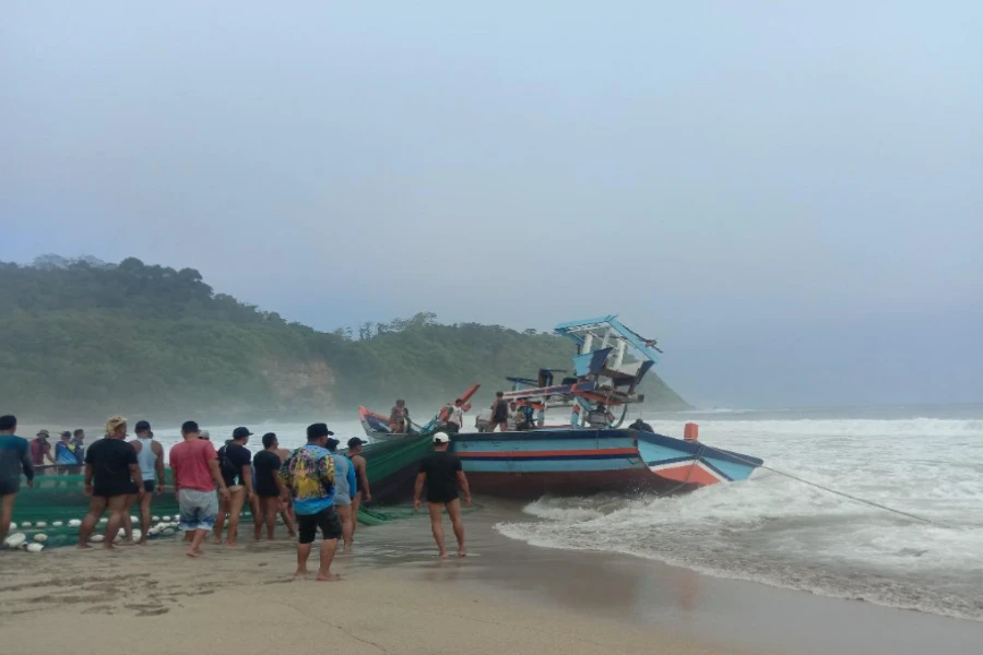 Belum Terjamah Manusia, Pantai Gayasan Blitar Jadi Saksi Bisu Hilangnya 8 ABK KM Mandala
