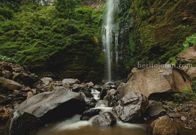 Air terjun Coban Rondo, Pujon, Malang. (Sumber foto: Instagram @lensaombus)