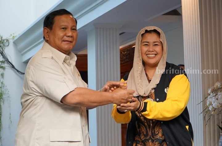 Survei Dialektika: Elektabilitas Yenny Wahid Tertinggi Cawapres Perempuan di Basis Nahdliyyin Potret Prabowo Subianto dan Yenny Wahid. (Sumber foto: Instagram @prabowo)