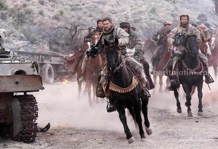 Tangkapan layar film "12 Strong." (Sumber foto: IMDb.com)