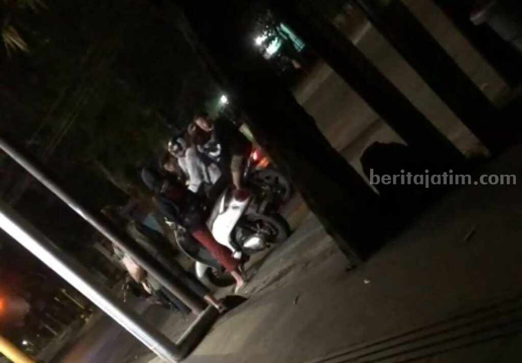 Kejadian di depan Alfamart Jalan Kawi kota Malang (Foto: Istimewa)