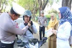 Sumenep Operasi Zebra Semeru 2023: Berkendara Sambil Main Ponsel? Siap-siap Ditilang Zebra Semeru