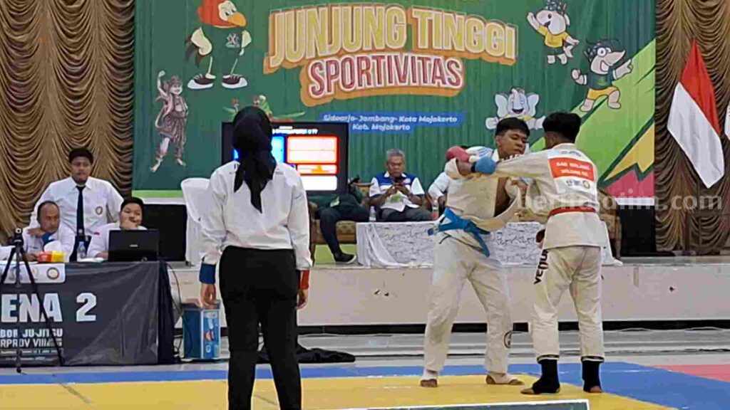 CaborJujitsu Porprov Jatim VIII di gedung Astoria Kota Mojokerto. [Foto : Misti/beritajatim.com]