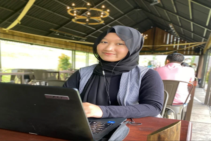Vivian Dzikriany Azis, Geluti Profesi Product Manager