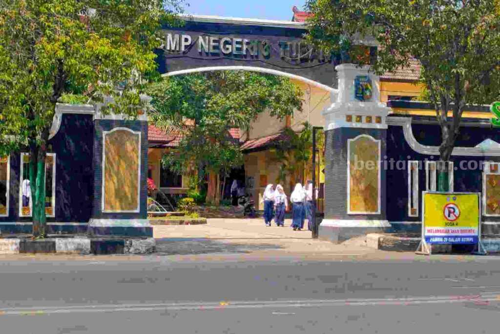 SMP N 3 Tuban yang berada di jalan Sunan Kalijaga no. 67. [Foto:Diah Ayu/beritajatim.com]