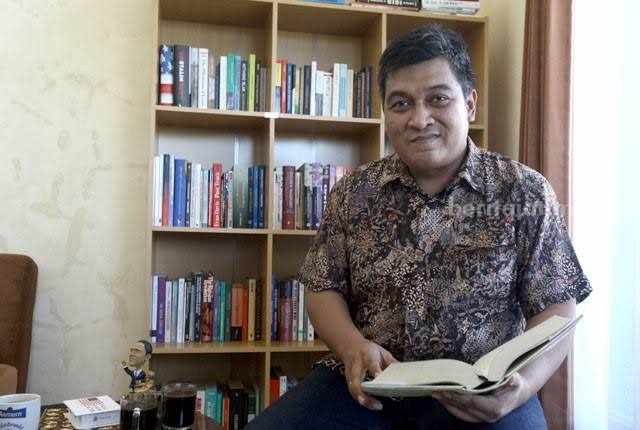 Airlangga Pribadi Kusman, Pakar Politik Universitas Airlangga