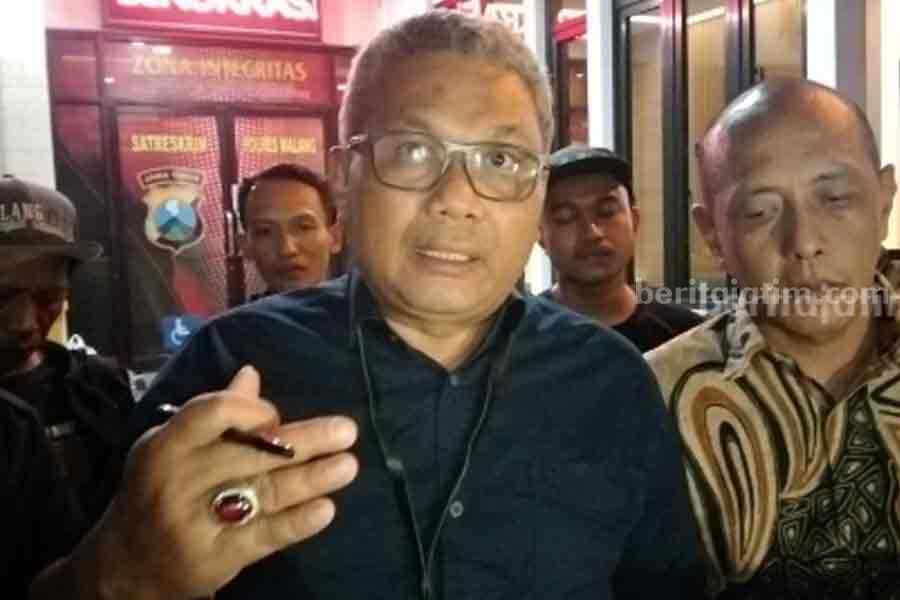 Imam Hidayat, Kuasa Hukum Tim TATAK dan Djoko Trijahjana, Kuasa Hukum dari Tim Aremania Menggugat, Jumat (1/9/2023) malam, usai gelar perkara tragedi Kanjuruhan di Satreskrim Polres Malang.